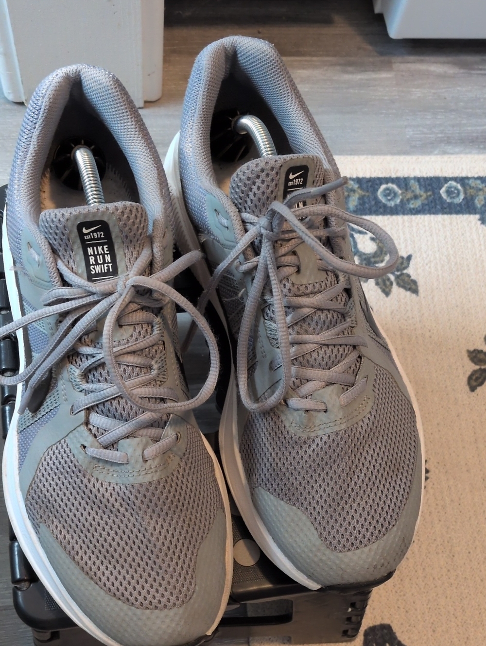 Nike Run Swift Men's Light Grey Athletic Sneakers